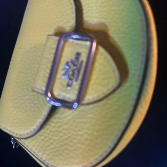 Coach Neon Green Mini Crossbody | Cancun Memories | Styled by Laura ❤️ - Picture 15 of 16